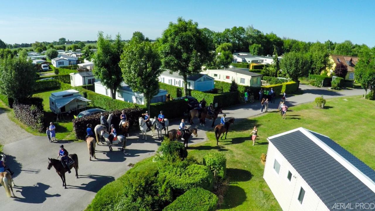 Camping La Haie Penee **** Saint-Quentin-en-Tourmont Zewnętrze zdjęcie